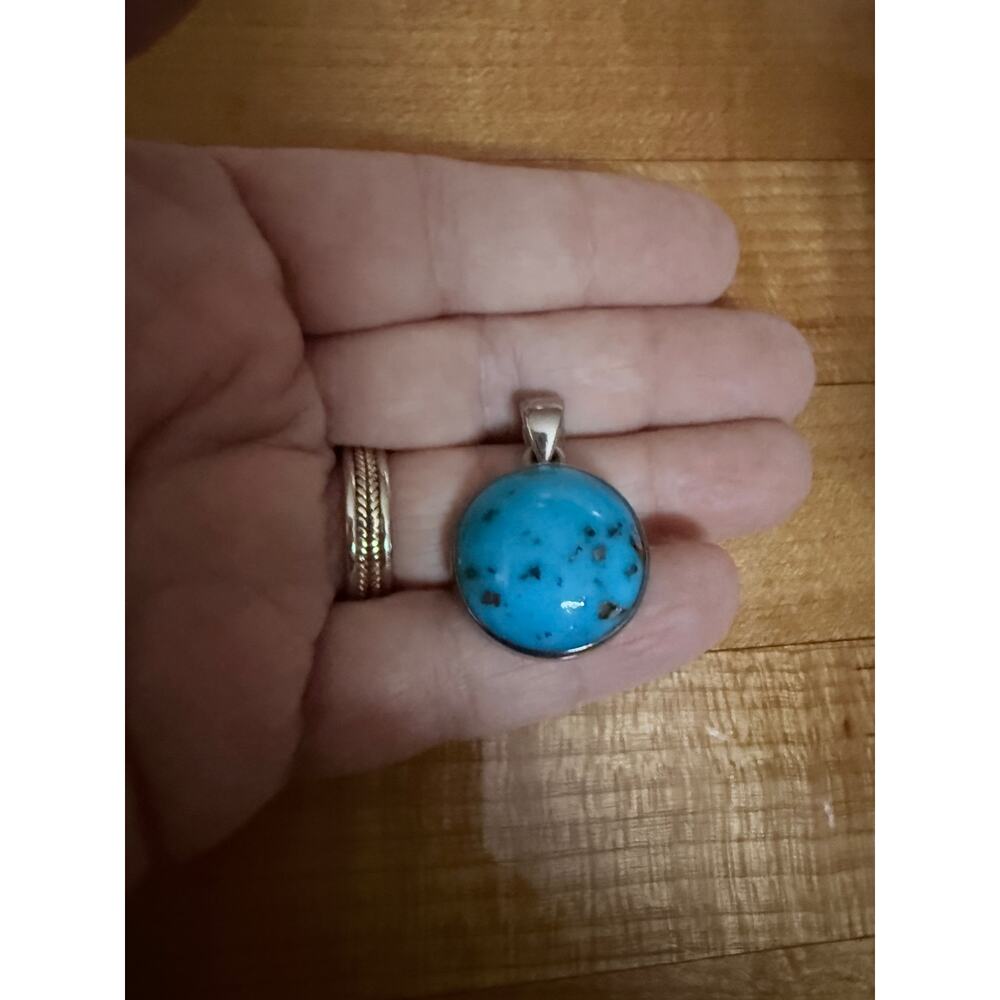 Kingsman Turquoise .925 Silver Pendant Round New in gift box